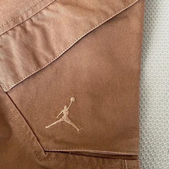 New Jordan Women’s Standard Fit Chicago Pants Archaeo Brown Size Large